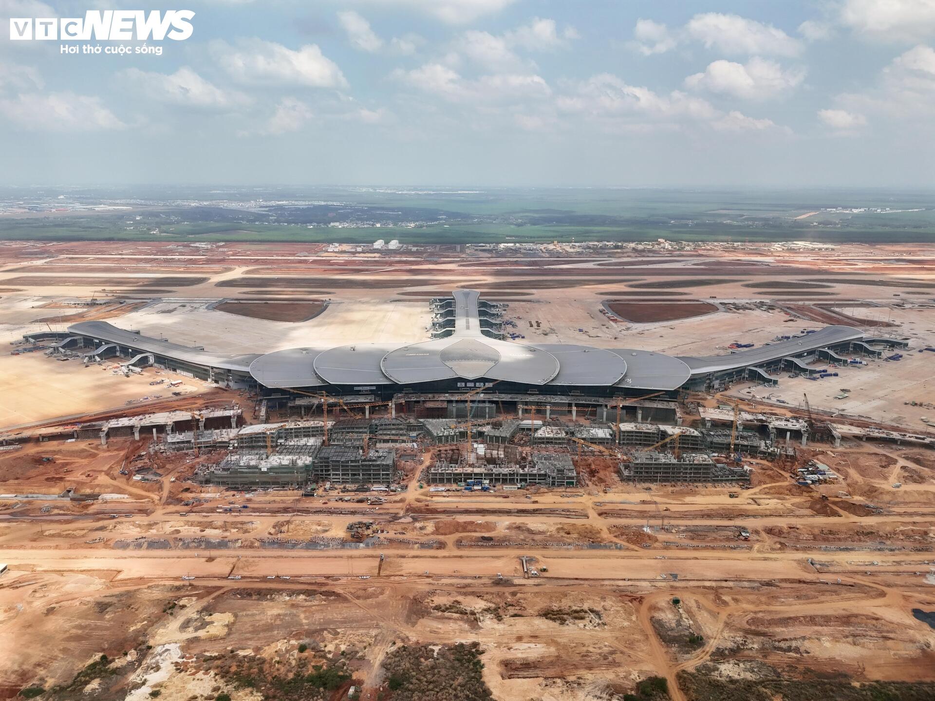 Toàn cảnh sân bay Long Thành trước mốc dự kiến vận hành thương mại - Ảnh 15.