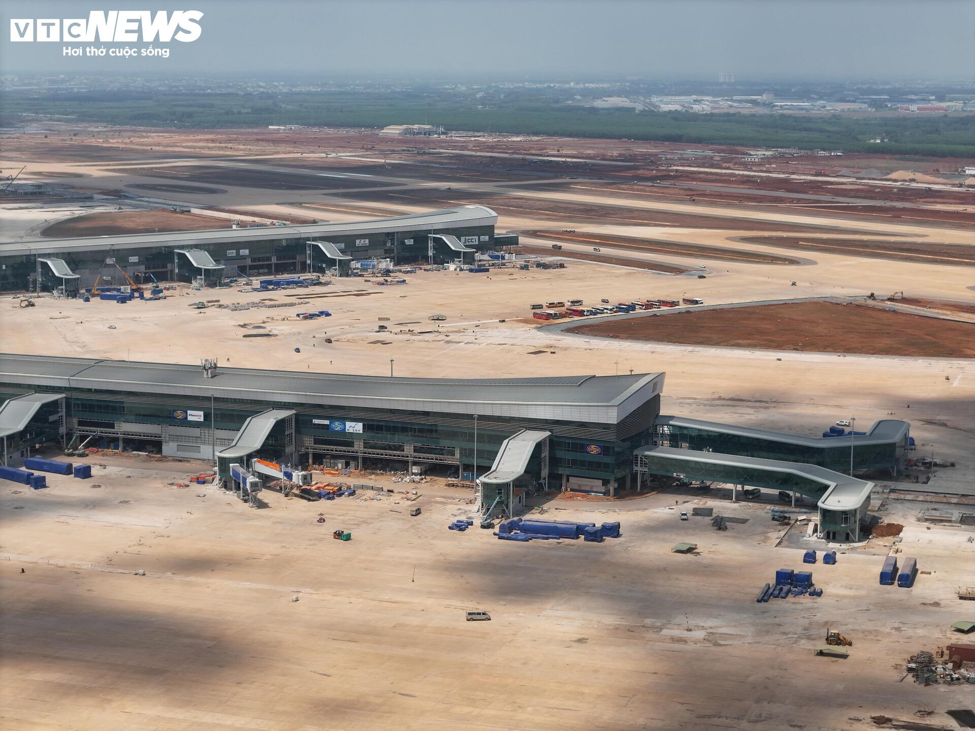 Toàn cảnh sân bay Long Thành trước mốc dự kiến vận hành thương mại - Ảnh 11.