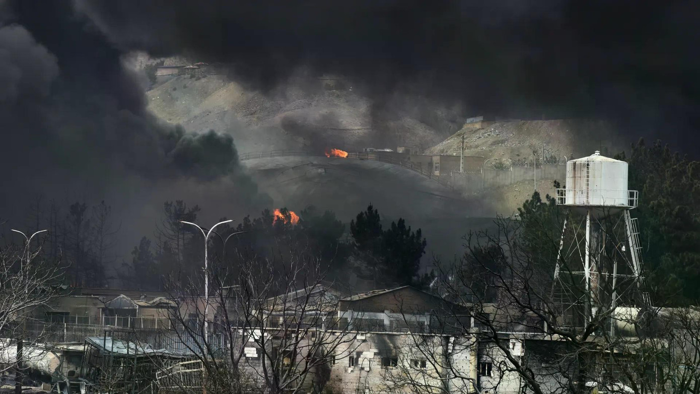 Mỹ quan ngại cuộc tấn công của Israel vào cơ sở dầu mỏ Iran- Ảnh 1.