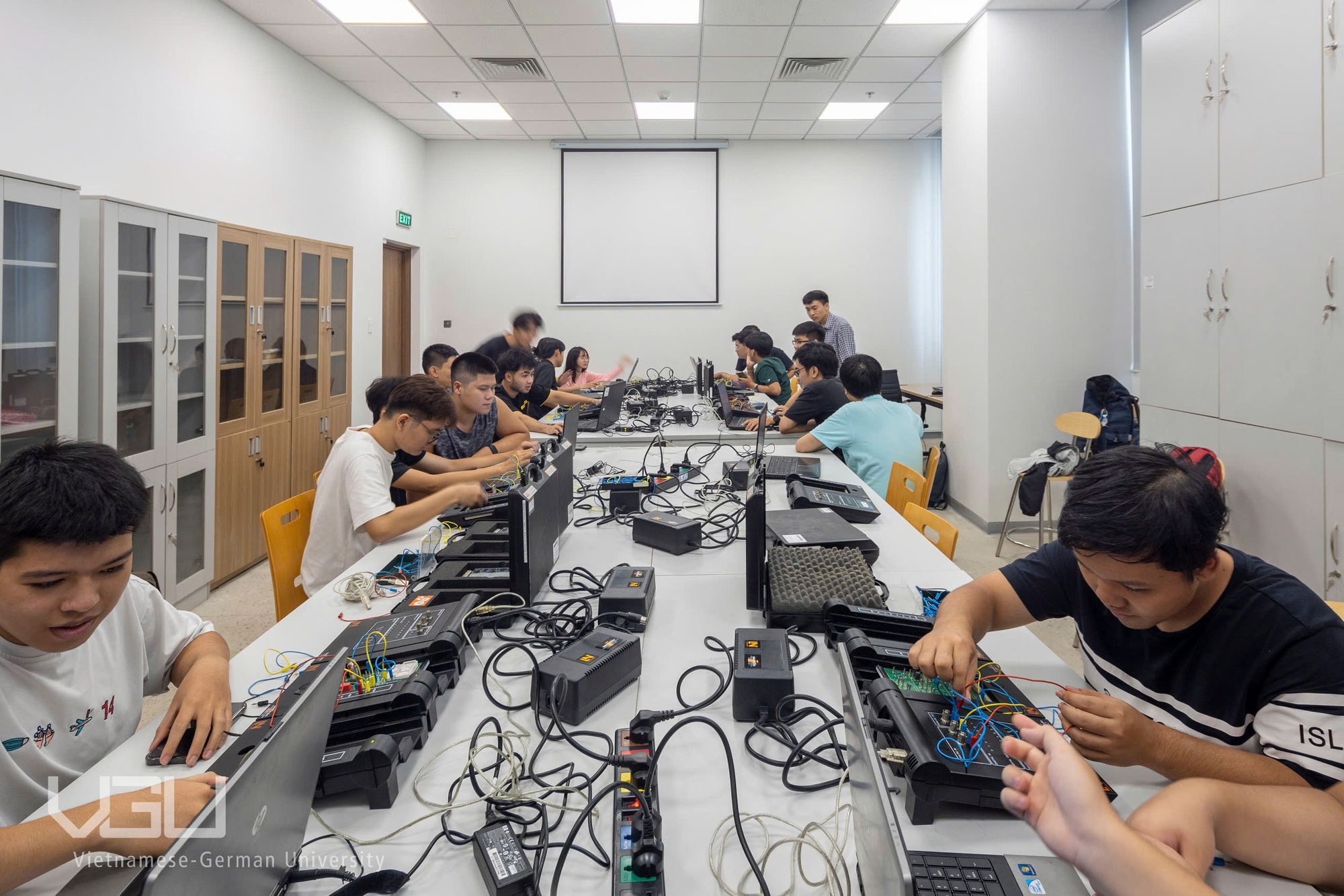 Nhiều trường đại học tăng học phí năm 2026 - 2027: Cập nhật mới nhất - Ảnh 1. Nhiều trường đại học tăng học phí năm 2026 - 2027: Cập nhật mới nhất - Ảnh 1.