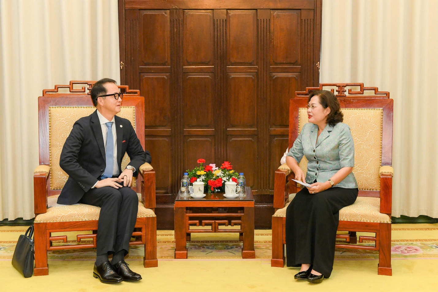 Thống đốc Nguyễn Thị Hồng: NHNN đã sớm nhận diện các rủi ro liên quan đến tăng trưởng tín dụng và có giải pháp chủ động ứng phó - Ảnh 1.