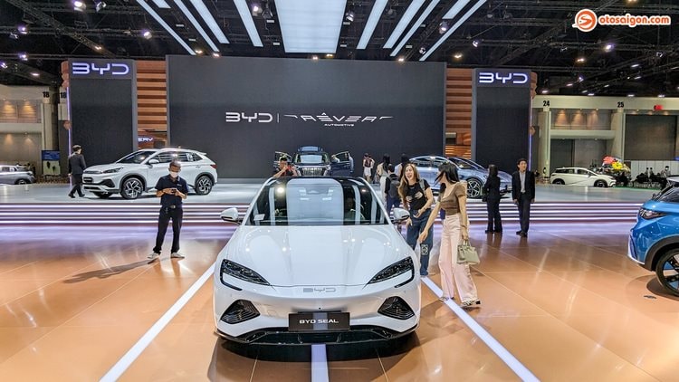 Thị trường ô tô châu Á đổi chiều sau cú sốc dầu mỏ: Từ Nhật Bản đến Đông Nam Á, người dân đổ xô đi mua xe điện, người Úc vay tiền mua xe tăng 100% - Ảnh 1.