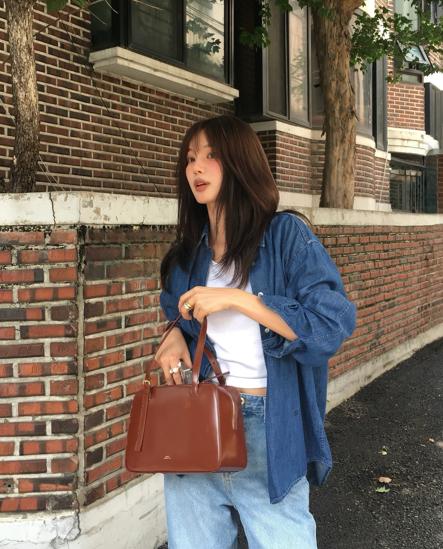 4 Mẫu áo sơ mi hack tuổi hoàn hảo cho phong cách công sở thanh lịch 2026 - Ảnh 8.