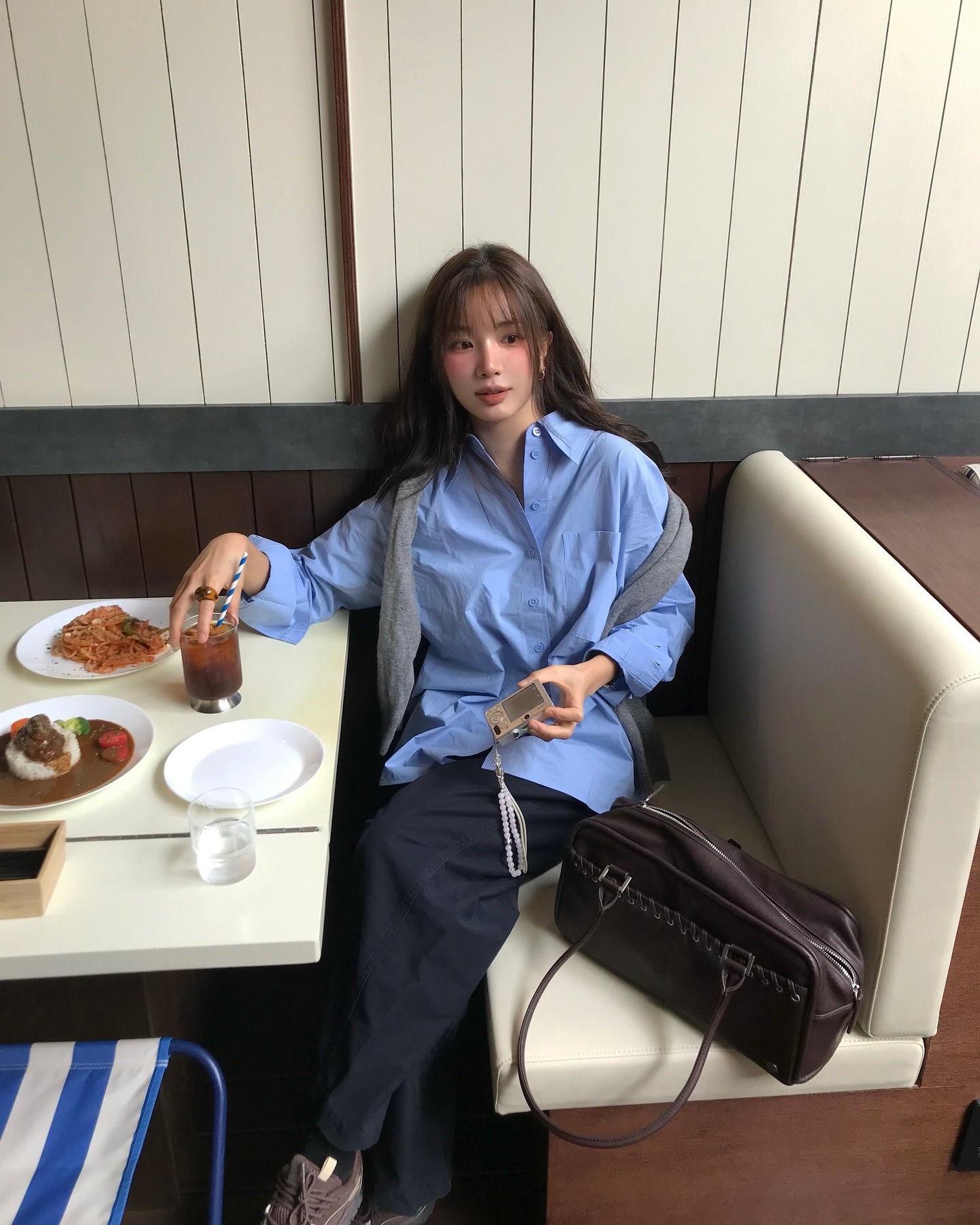 4 Mẫu áo sơ mi hack tuổi hoàn hảo cho phong cách công sở thanh lịch 2026 - Ảnh 5.