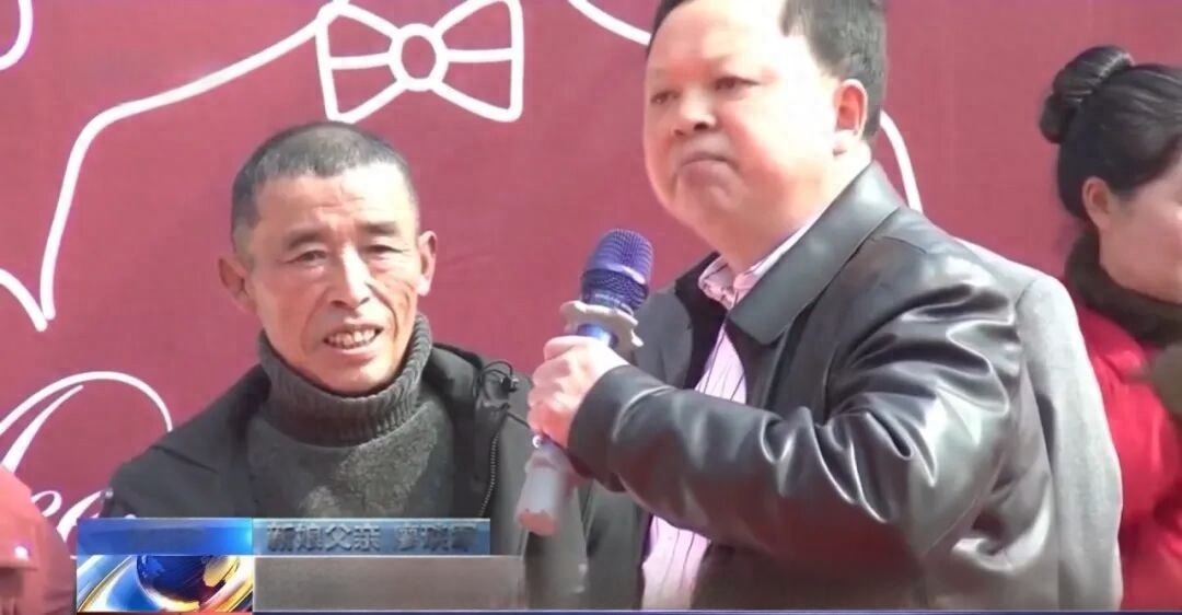 Bố vợ trả lại 700 triệu đồng sính lễ ngay trong đám cưới, chú rể đem tiền làm 1 việc khiến nhiều người bất ngờ- Ảnh 1.