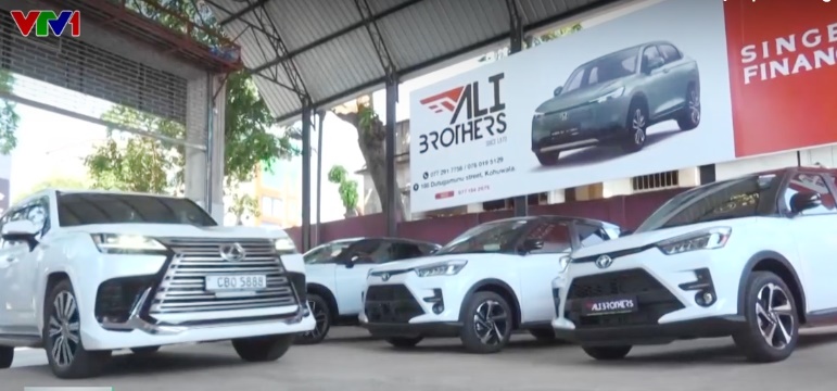 Tắc nghẽn Hormuz, xuất khẩu ô tô cũ châu Á tìm đường mới  - Ảnh 1.