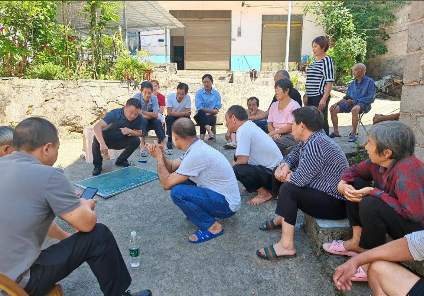 Bỏ 400 triệu xây nhà ở quê để nghỉ hưu, 1 năm sau phải quay lại thành phố: 3 bài toán tài chính nhiều người chưa tính hết - Ảnh 2.