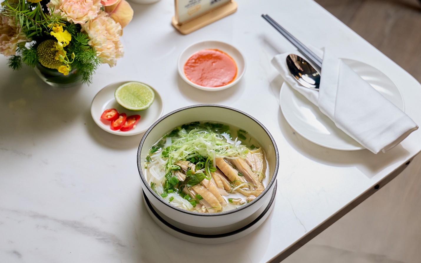 Sun PhuQuoc Airways ra mắt phòng chờ cao cấp, mở bán đường bay tới Hong Kong (Trung Quốc) - Ảnh 2.