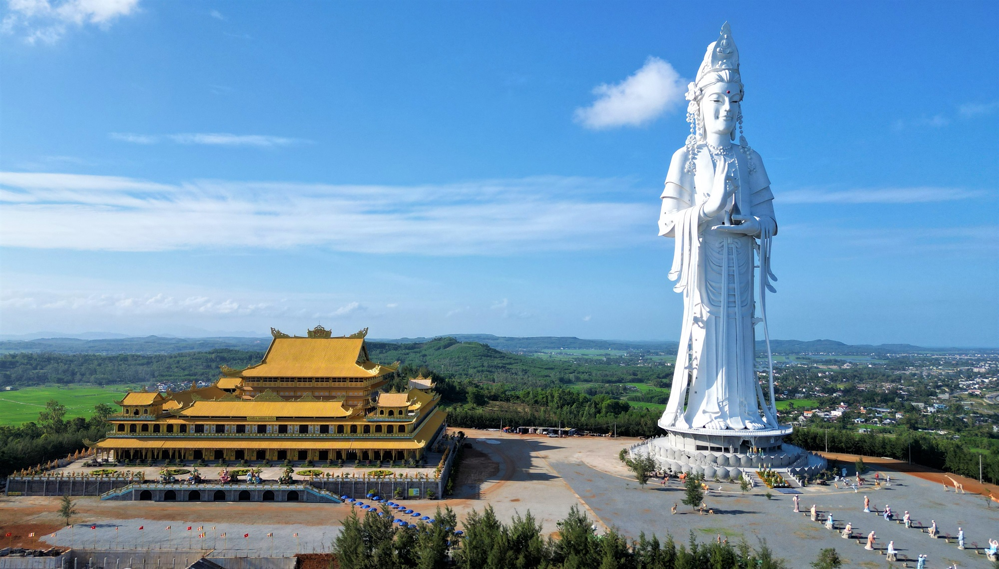 Một công trình của Việt Nam sắp hoàn thành nằm trong top cao hàng đầu toàn cầu, vượt nhiều tượng nổi tiếng của Trung Quốc - Ảnh 2.