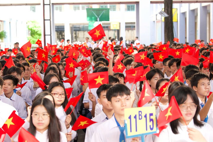 Tất cả học sinh TP.HCM được học 2 buổi/ngày từ năm học 2027-2028- Ảnh 1.