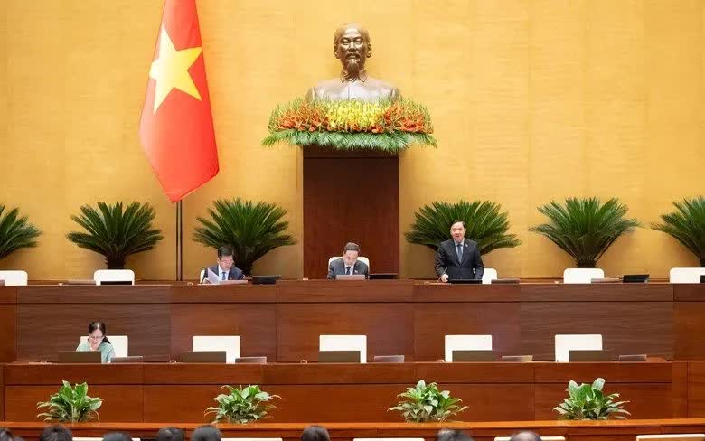 Ngày 10/4, Quốc hội thảo luận về giảm thuế xăng dầu và nhiên liệu bay- Ảnh 1.