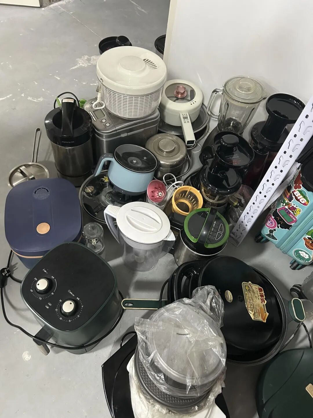 Tuổi 35 bắt đầu sống tối giản, cô ấy ngừng mua 8 món này: Nhìn lại mới thấy từng tốn quá nhiều tiền- Ảnh 1.