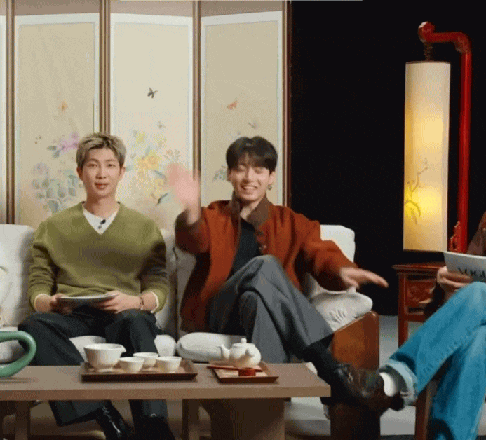 Việt Nam có 1 ca khúc nổi tiếng toàn cầu đạt tỷ lượt xem, khiến G-DRAGON và BTS nhún nhảy theo- Ảnh 2.