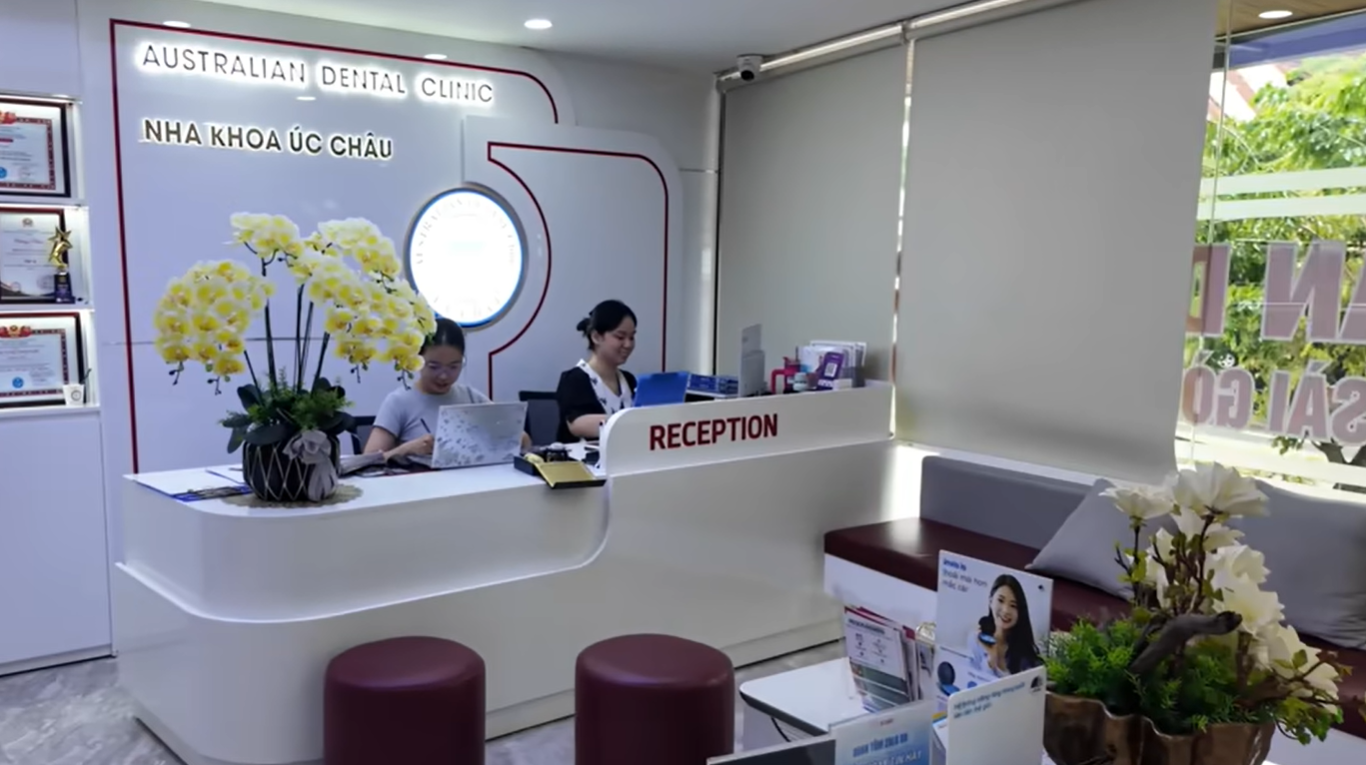 Khách Tây đi khám răng ở Đà Nẵng, sững người khi không mất 1 xu: ''Riêng dịch vụ đó ở nước tôi phải trả hơn 1,7 triệu đồng" - Ảnh 1.