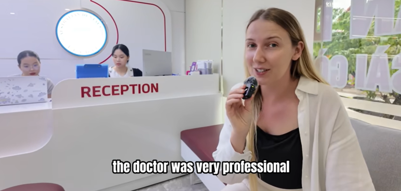 Khách Tây đi khám răng ở Đà Nẵng, sững người khi không mất 1 xu: ''Riêng dịch vụ đó ở nước tôi phải trả hơn 1,7 triệu đồng" - Ảnh 8.