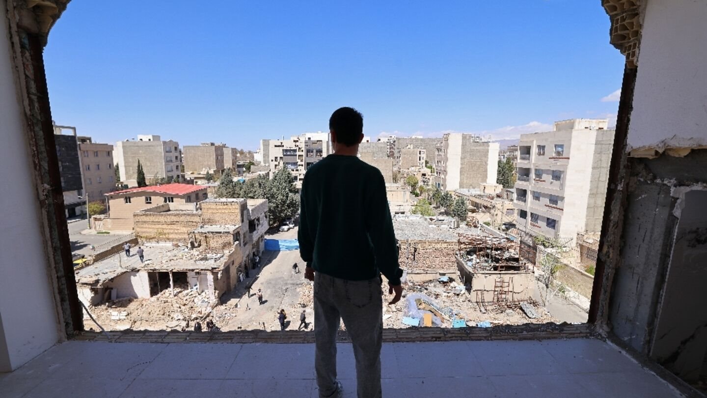 Kinh tế Iran “khó chồng khó” tăng trưởng GDP gần như bằng 0, một viên thuốc giờ lên hơn 3,5 triệu đồng- Ảnh 2.