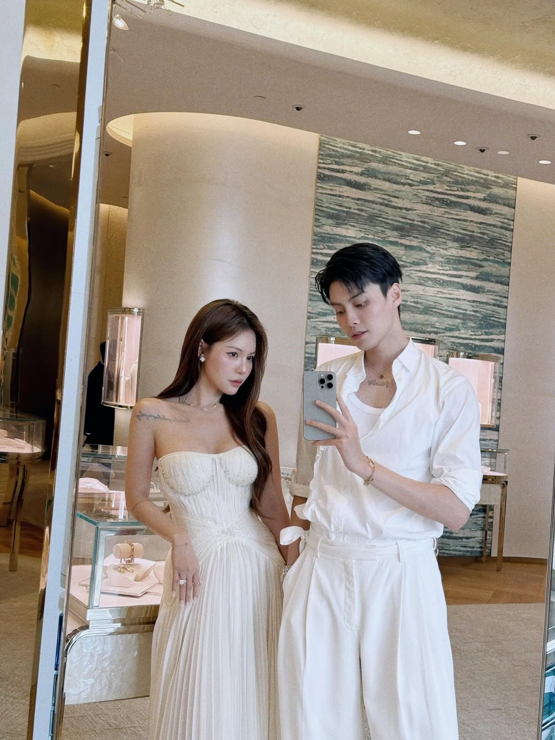 Chị đẹp cưới "hồng hài nhi" kém 9 tuổi: Lucie Nguyễn làm mẹ 2 con vẫn giữ phong độ "slay" đáng nể - Ảnh 3.