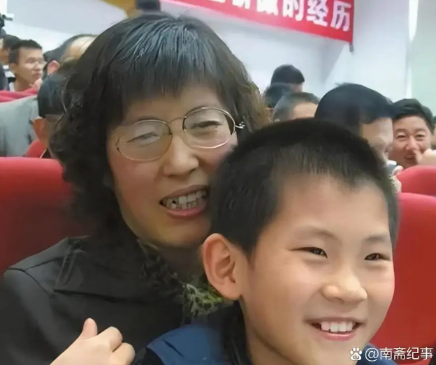 Cậu bé 10 tuổi này tài giỏi cỡ nào mà khi "mất tích", truyền thông cả nước phải than ngắn thở dài: Một tổn thất lớn cho quốc gia!- Ảnh 2.