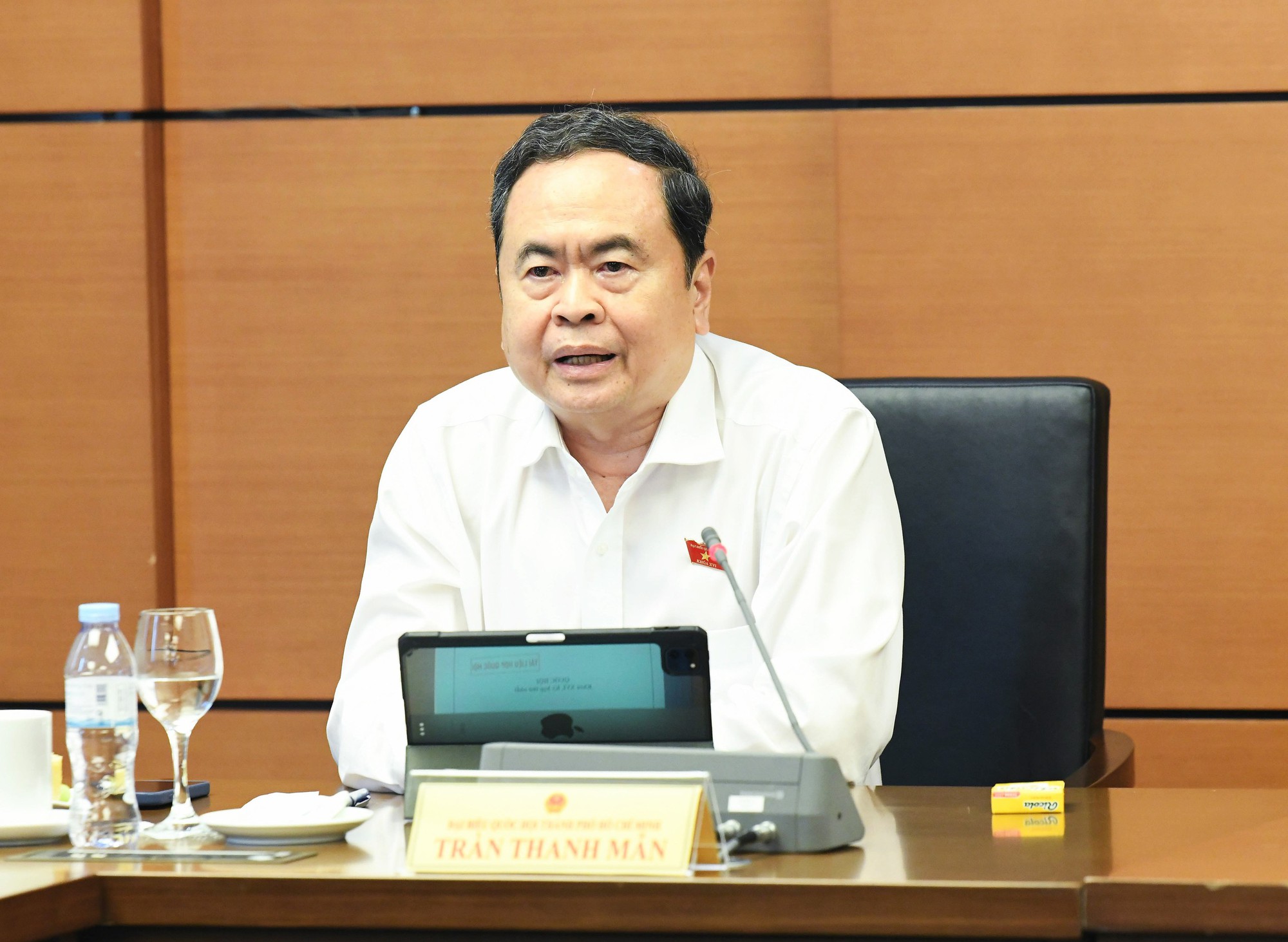 Chủ tịch Quốc hội: Nhiều công trình, sao Nhà nước làm thì chậm  - Ảnh 1.