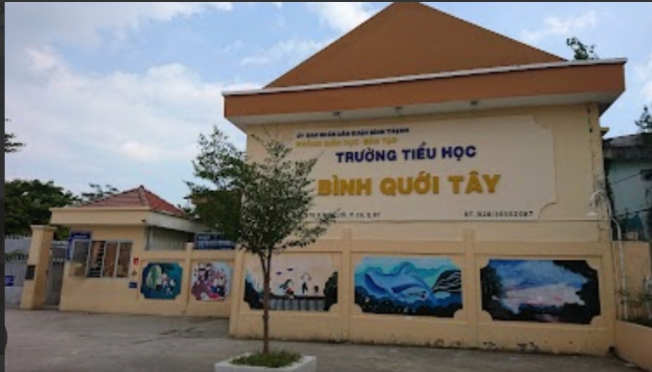 Cơ sở cung cấp suất ăn bị tạm ngưng hoạt động sau vụ việc hơn 100 học sinh ngộ độc - Ảnh 1.