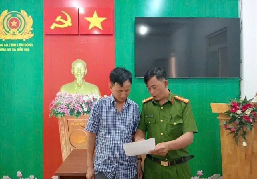 Tài khoản ACB phát sinh giao dịch 14.159.588 đồng, Công an mời người đàn ông SN 1974 lên làm việc- Ảnh 1.