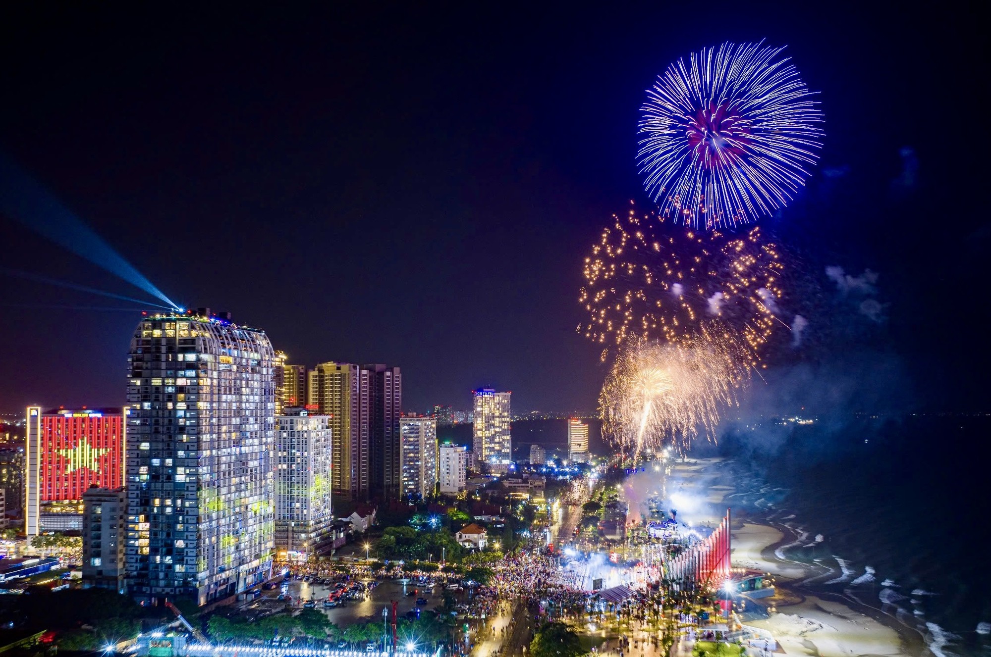 Chi tiết thời gian, địa điểm bắn pháo hoa dịp 30-4 tại TPHCM - Ảnh 1.