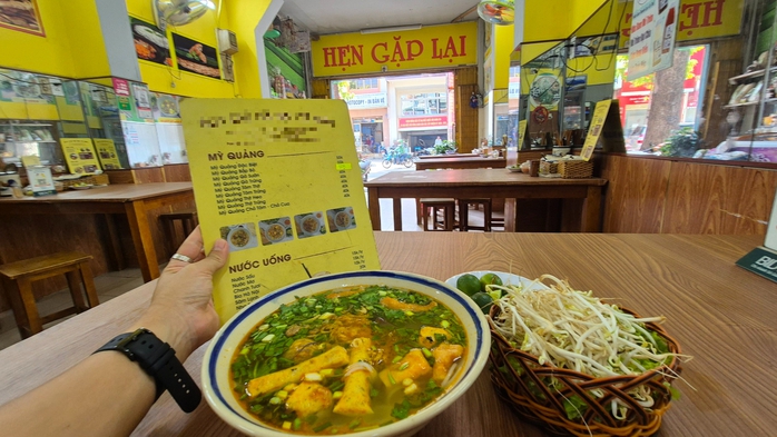 Suất ăn sáng dưới 20.000 đồng đang dần biến mất?- Ảnh 2. Suất ăn sáng dưới 20.000 đồng đang dần biến mất?- Ảnh 2.