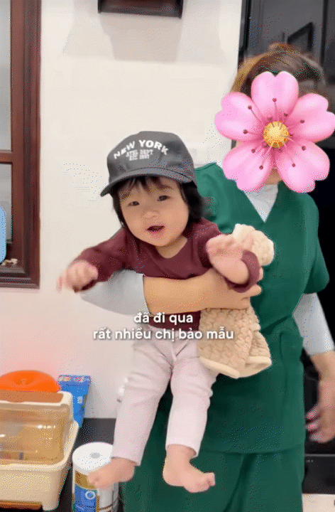 Từ ở cữ 60 triệu đến thuê bảo mẫu 50 triệu/tháng: ái nữ Xuân Hinh gây chú ý với cách nuôi con "chịu chi" - Ảnh 4.