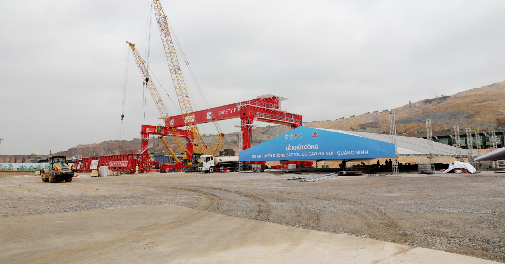 Đúng ngày mai, Vinspeed của tỷ phú Phạm Nhật Vượng sẽ khởi công dự án hơn 5 tỷ USD, đi qua 4 tỉnh thành - Ảnh 1.