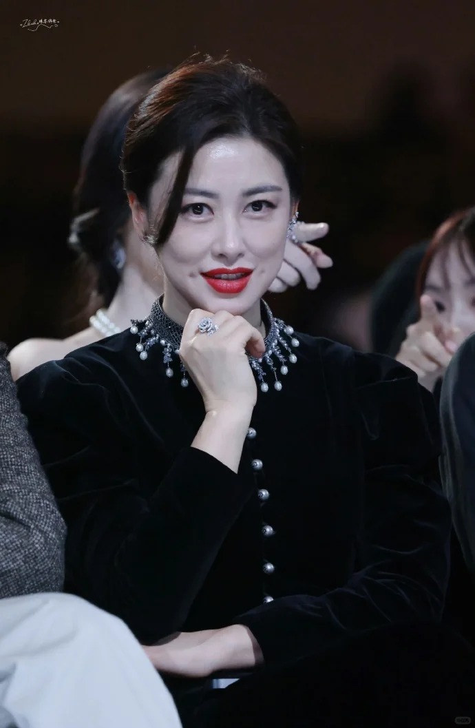 Bí quyết phong cách Chu Châu với ngọc trai: Sang trọng và tinh tế không cần hàng hiệu - Ảnh 5.