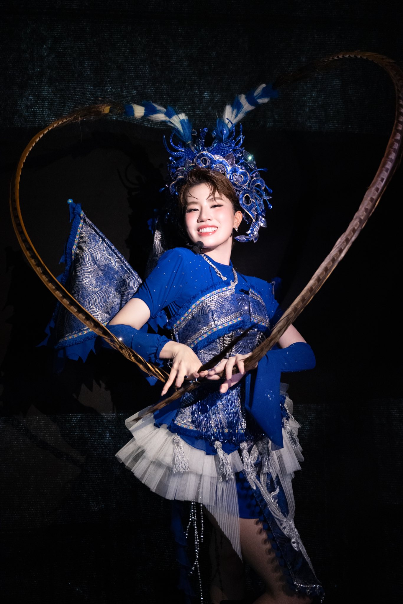 Ca khúc Việt Nam đầu tiên đạt 50 triệu stream của Spotify, hot toàn cầu khiến mỹ nhân trăm tỷ đổi đời- Ảnh 6.