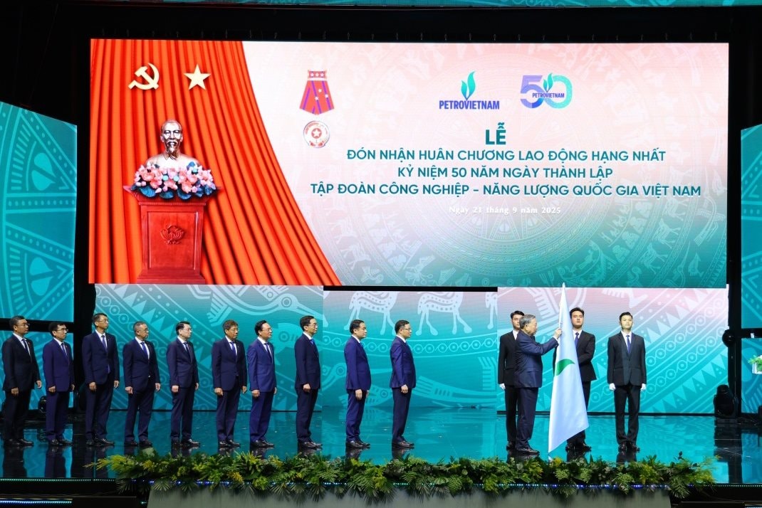 8 chữ Tổng bí thư, Chủ tịch nước Tô Lâm gửi tặng Tập đoàn lớn nhất Việt Nam- Ảnh 1.