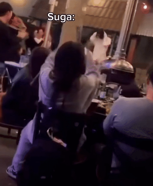 Ca khúc Việt Nam đầu tiên đạt 50 triệu stream của Spotify, hot toàn cầu khiến mỹ nhân trăm tỷ đổi đời- Ảnh 3.