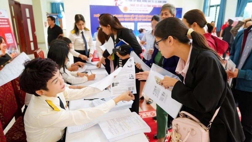 Cục thuế ra thông tư mới: Doanh thu hộ kinh doanh không còn “ước lượng, tự khai”- Ảnh 1.