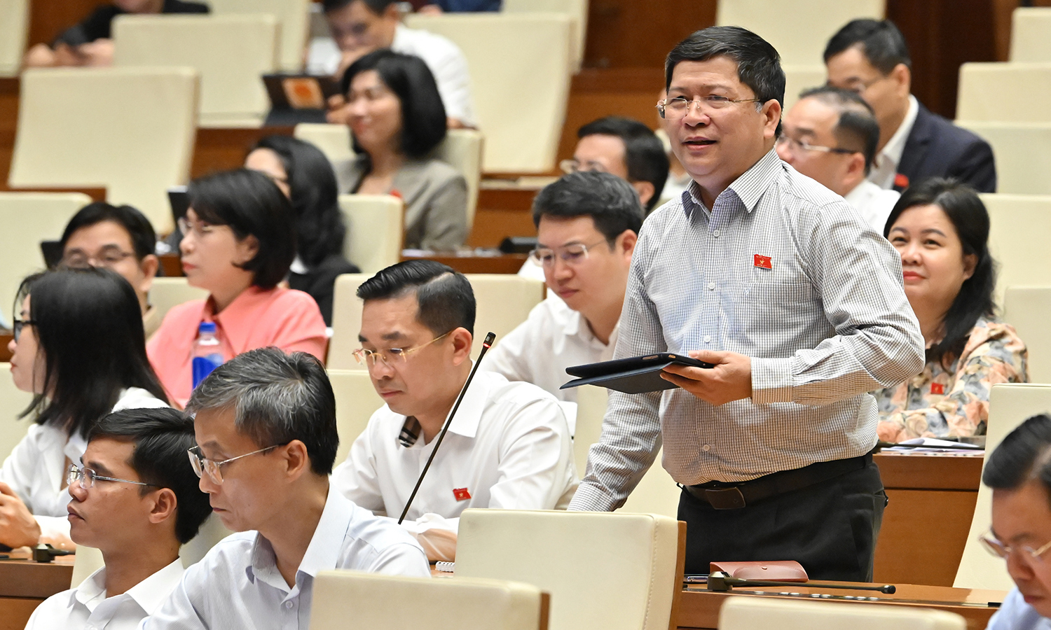 ĐBQH đề xuất không cải tạo nhà cao tầng, chung cư xuống cấp trong nội đô Hà Nội- Ảnh 2.