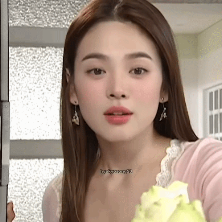 Tuổi 20 của Song Hye Kyo chưa phải là xinh đẹp nhất nhưng cuốn không thể tả- Ảnh 4.