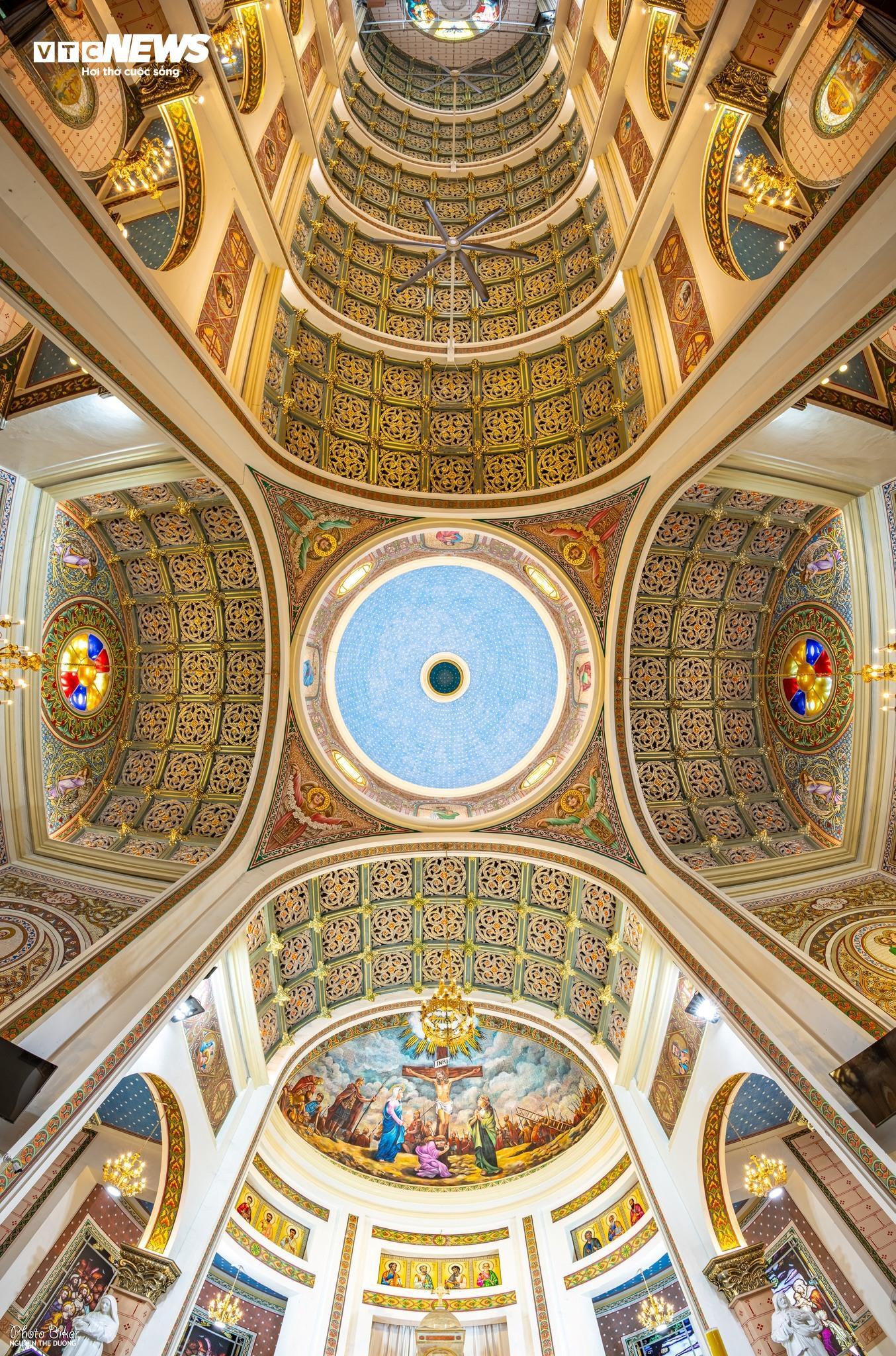 Chiêm ngưỡng thánh đường hơn 100 năm tuổi với kiến trúc độc đáo ở TP.HCM- Ảnh 11.