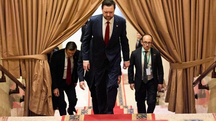 Đoàn Mỹ gọi điện cho ông Trump hàng chục lần, đàm phán vẫn đổ bể, 2 siêu tàu chở dầu quay đầu phút chót- Ảnh 1.