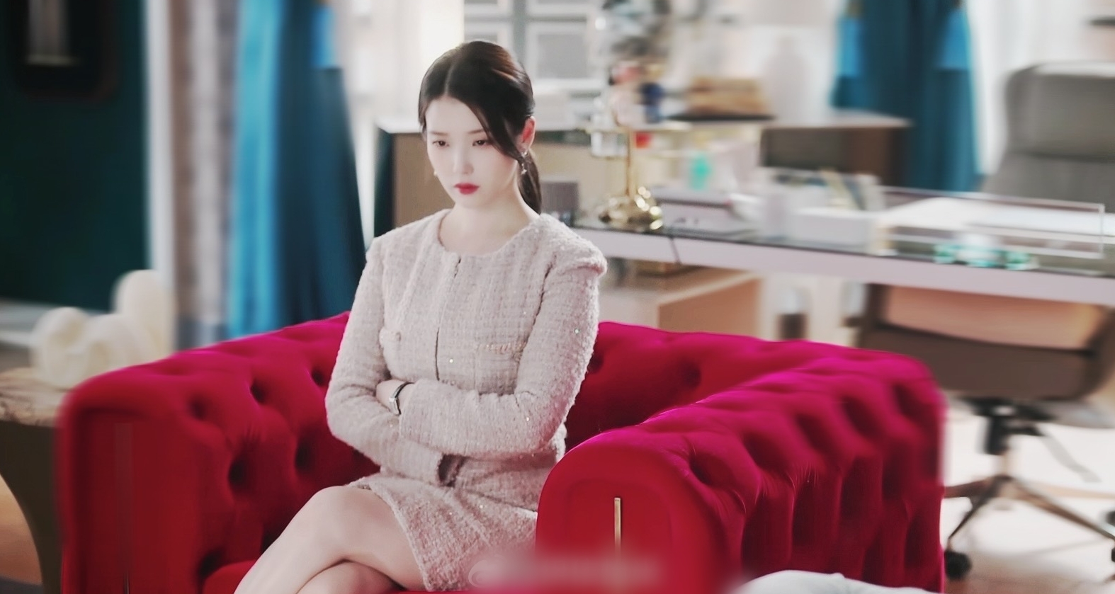 Tiểu thư tài phiệt đẹp nhất Hàn Quốc hiện tại: Người đẹp mặc gì cũng sang, 18 năm trẻ mãi không già- Ảnh 13.