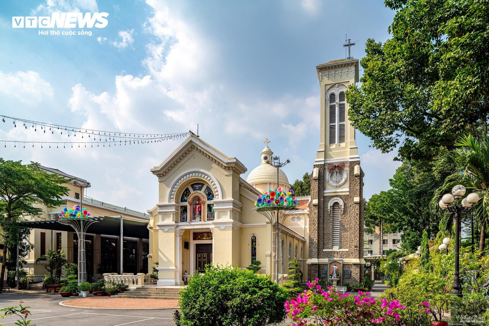 Chiêm ngưỡng thánh đường hơn 100 năm tuổi với kiến trúc độc đáo ở TP.HCM- Ảnh 15.