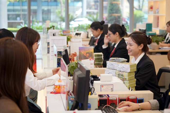 Sếp ngân hàng nêu dự báo về lãi suất sau động thái của loạt ngân hàng- Ảnh 1.