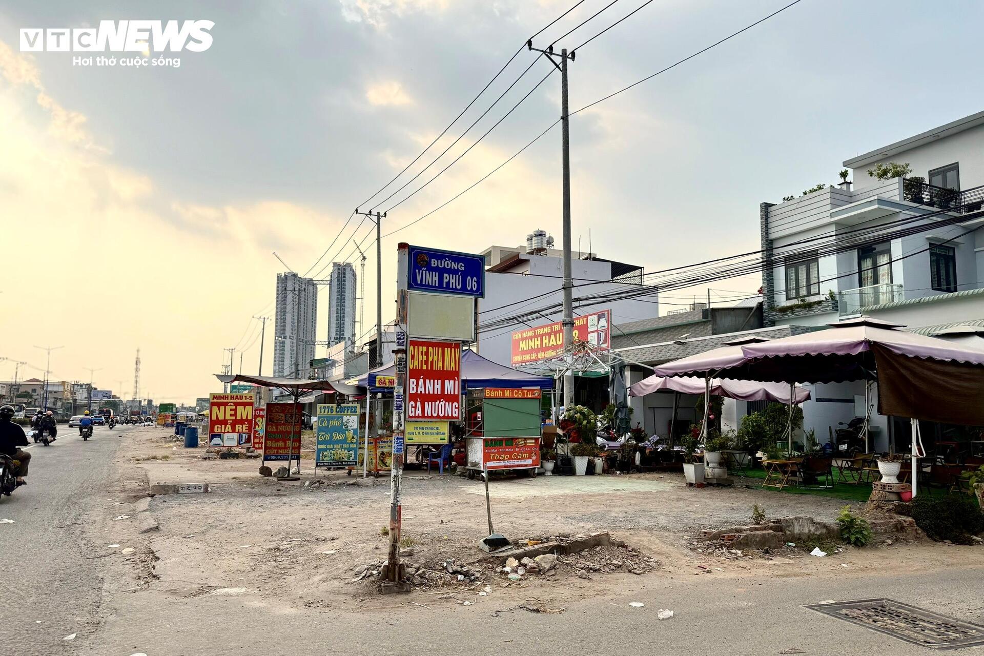 Người dân TP.HCM dỡ nhà, giao mặt bằng làm dự án Quốc lộ 13 mở rộng- Ảnh 19.