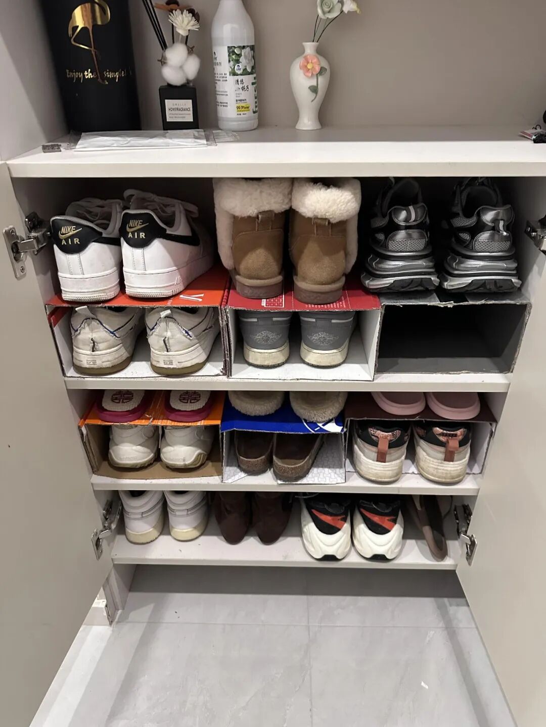 Không cần mua hộp đựng đắt tiền: Người phụ nữ trung niên này chỉ giữ lại bao bì gốc mà nhà vẫn gọn bất ngờ - Ảnh 4.