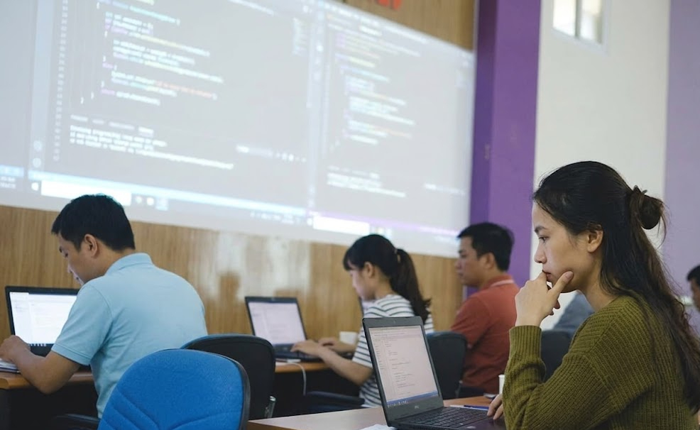 VN-Index tiếp tục tăng điểm