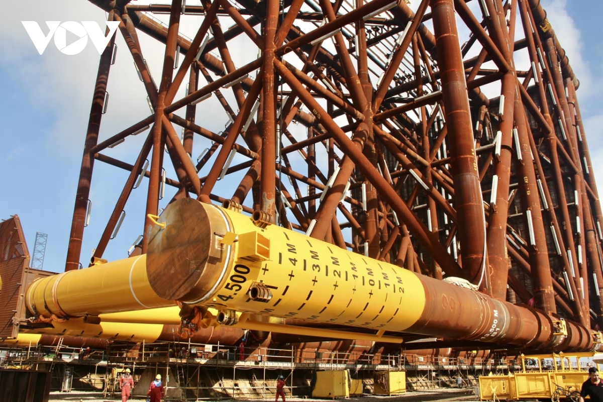 Khối thép siêu trường siêu trọng 3.300 tỷ của Việt Nam: "Trái tim" dự án 12 tỷ USD lớn nhất ngành dầu khí - Ảnh 1.