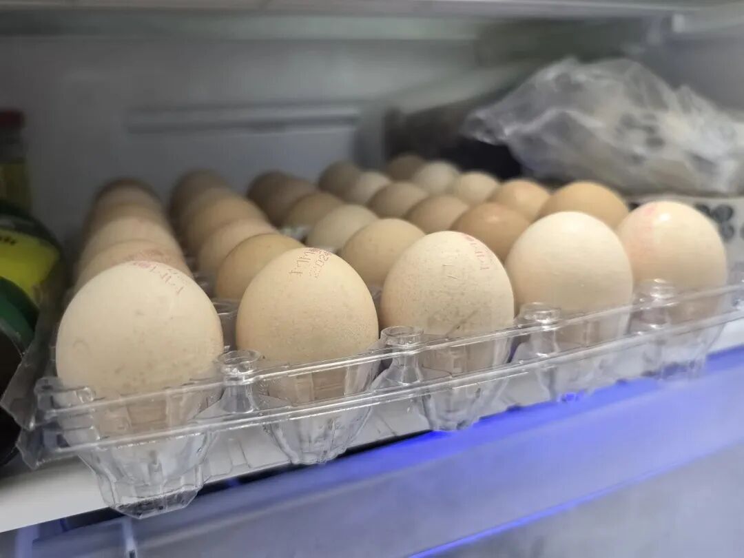 Không cần mua hộp đựng đắt tiền: Người phụ nữ trung niên này chỉ giữ lại bao bì gốc mà nhà vẫn gọn bất ngờ - Ảnh 2.