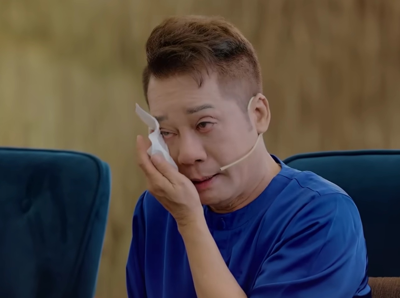 Nữ nghệ sĩ bỏ nghề đi bán nước, Minh Nhí bật khóc nức nở - Ảnh 2.