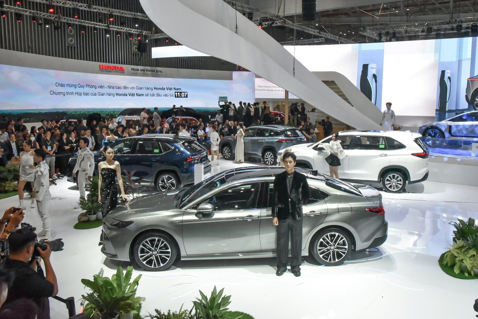 Đừng gọi Toyota là vua xe xăng nữa, đây mới là phân khúc mà hãng xe Nhật đang áp đảo hoàn toàn tại thị trường ô tô Việt Nam - Ảnh 4.