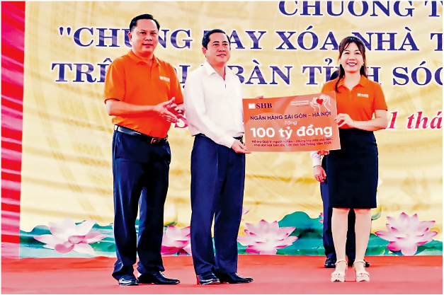 SHB: Dấu ấn một định chế tư nhân trong 40 năm đổi mới - Ảnh 5. SHB: Dấu ấn một định chế tư nhân trong 40 năm đổi mới - Ảnh 5.