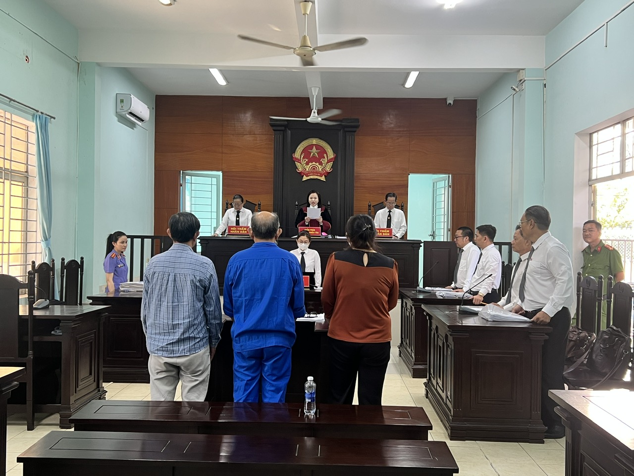 Chủ thương hiệu đậu phộng tân tân trần Duy Tân bị tuyên án về trốn thuế - Ảnh 1. Chủ thương hiệu đậu phộng tân tân trần Duy Tân bị tuyên án về trốn thuế - Ảnh 1.